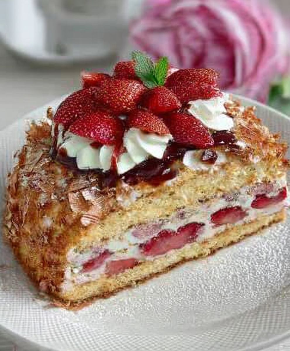 Himmelstorte mit Erdbeeren und Rhabarber image 2